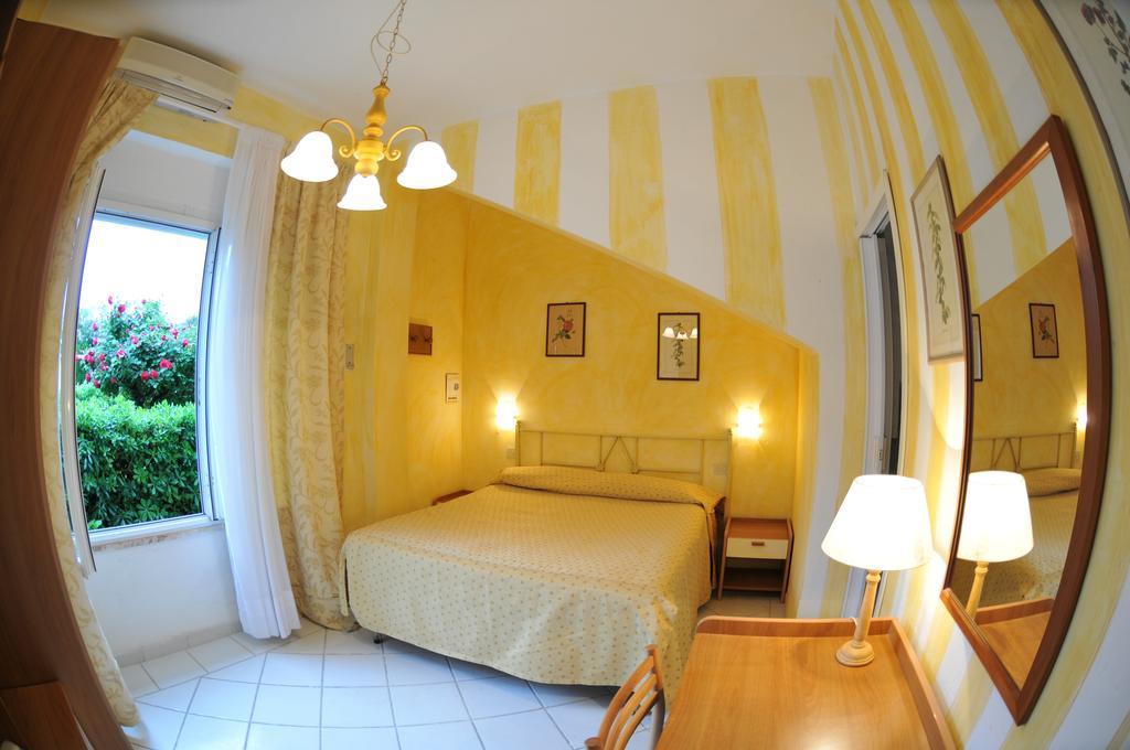 Hotel Atlantic Marina Di Carrara Pokoj fotografie